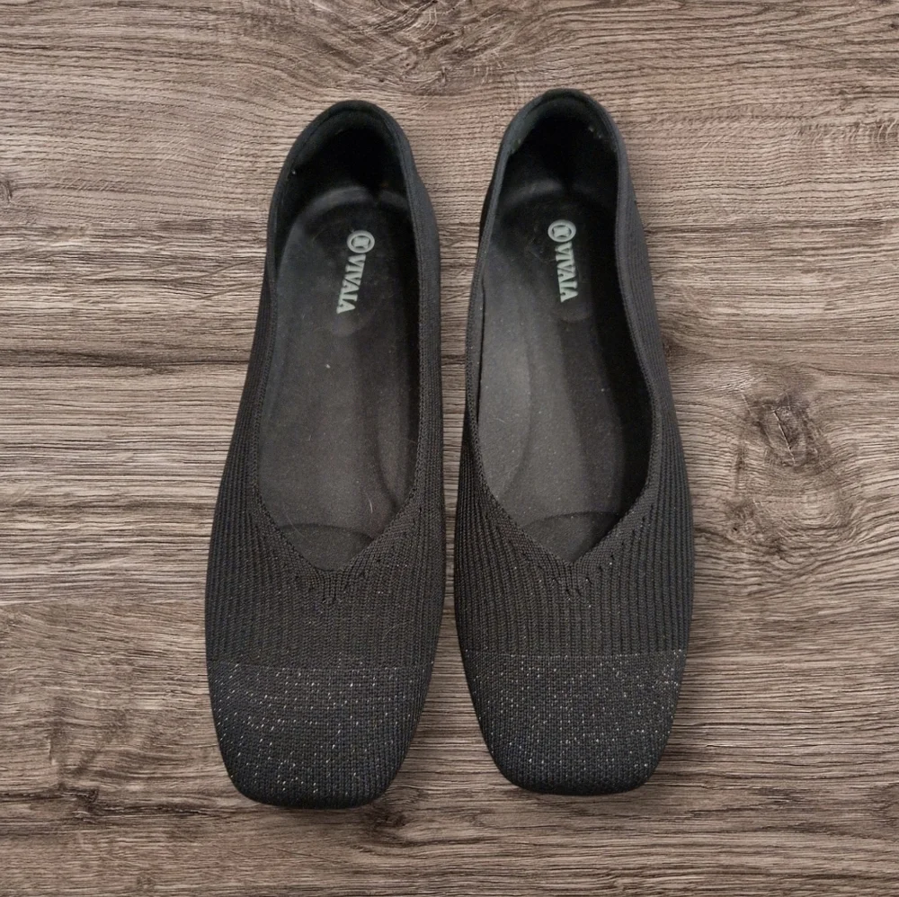 Square-Toe V-Cut Flats (Margot 2.0